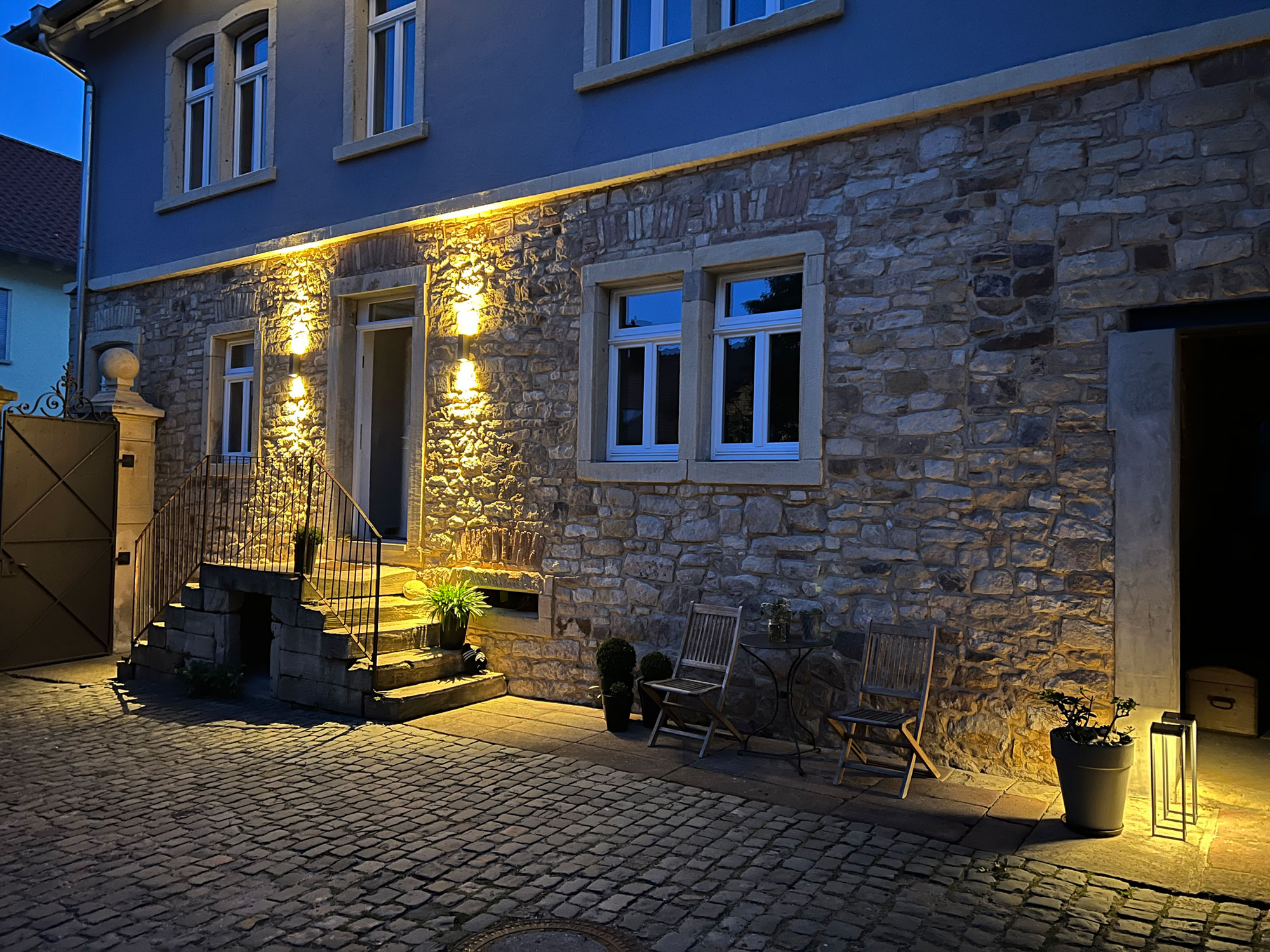 Eigenes Büro- und Wohngebäude